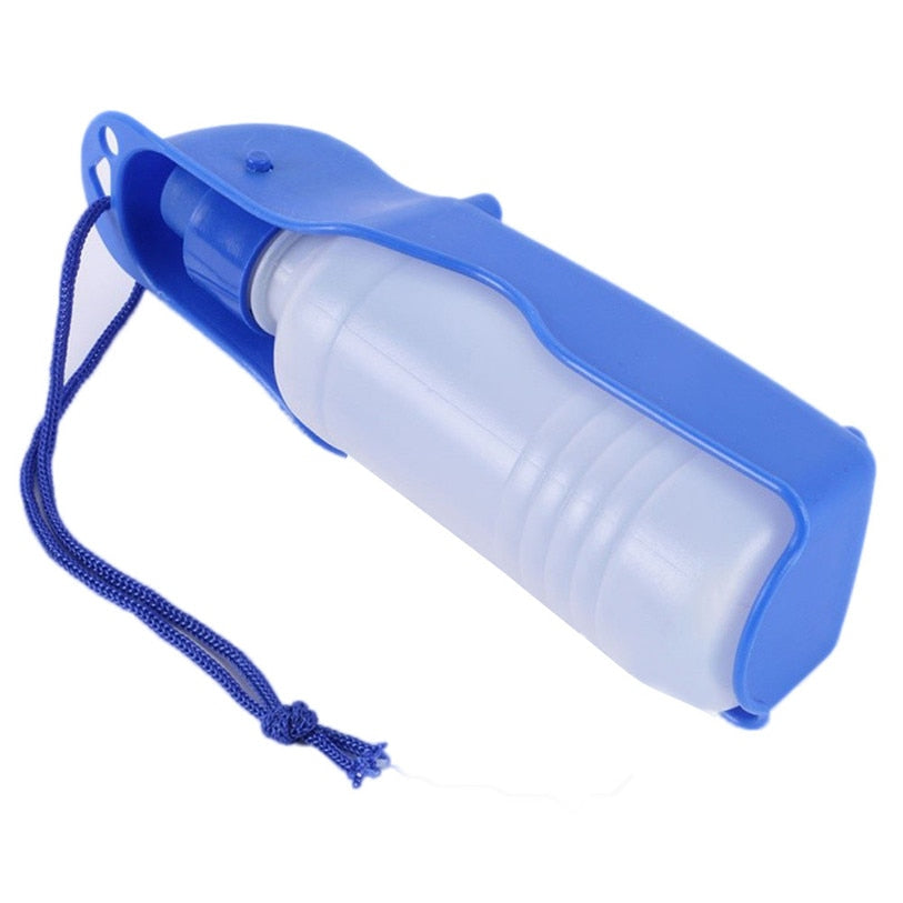 Bouteille d'eau avec gamelle rétractable