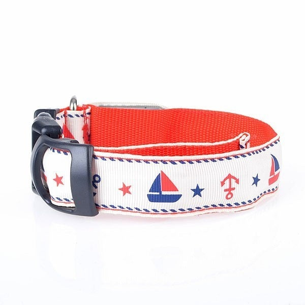 Collier lumineux avec dessin de bateaux