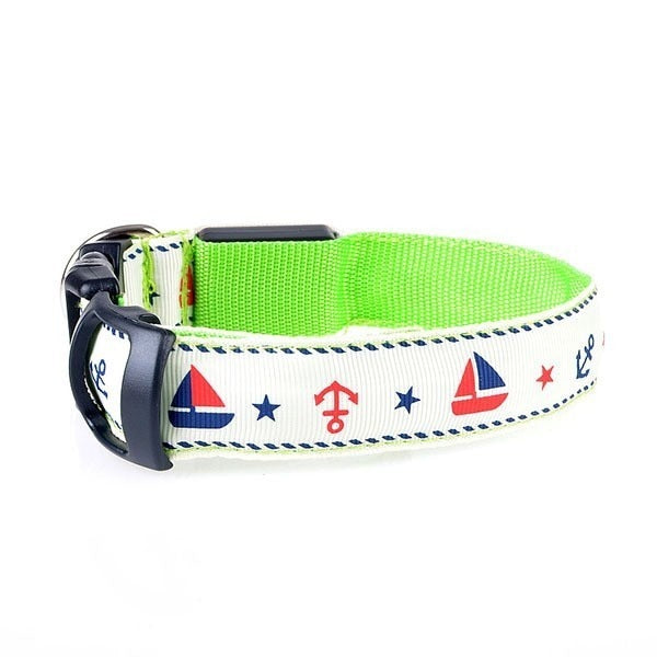 Collier lumineux avec dessin de bateaux