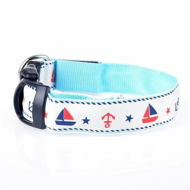 Collier lumineux avec dessin de bateaux