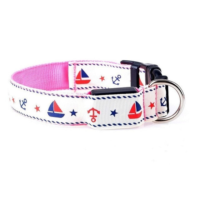 Collier lumineux avec dessin de bateaux