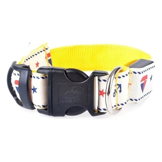 Collier lumineux avec dessin de bateaux