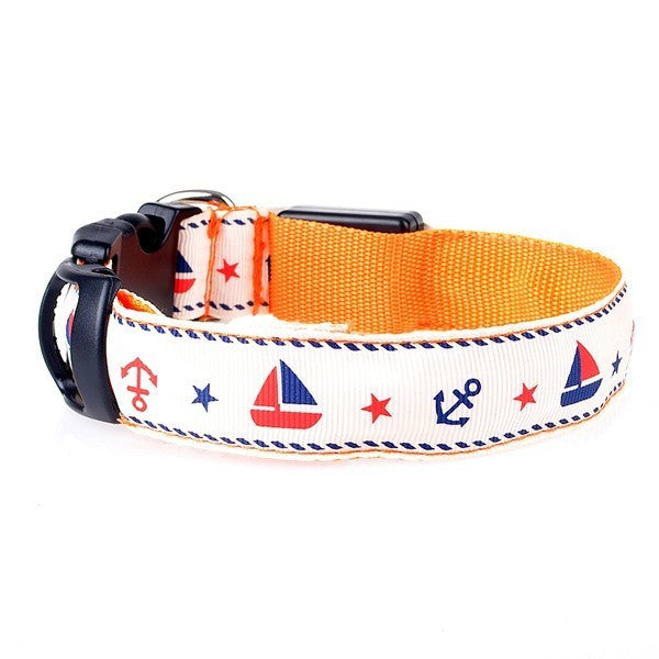 Collier lumineux avec dessin de bateaux